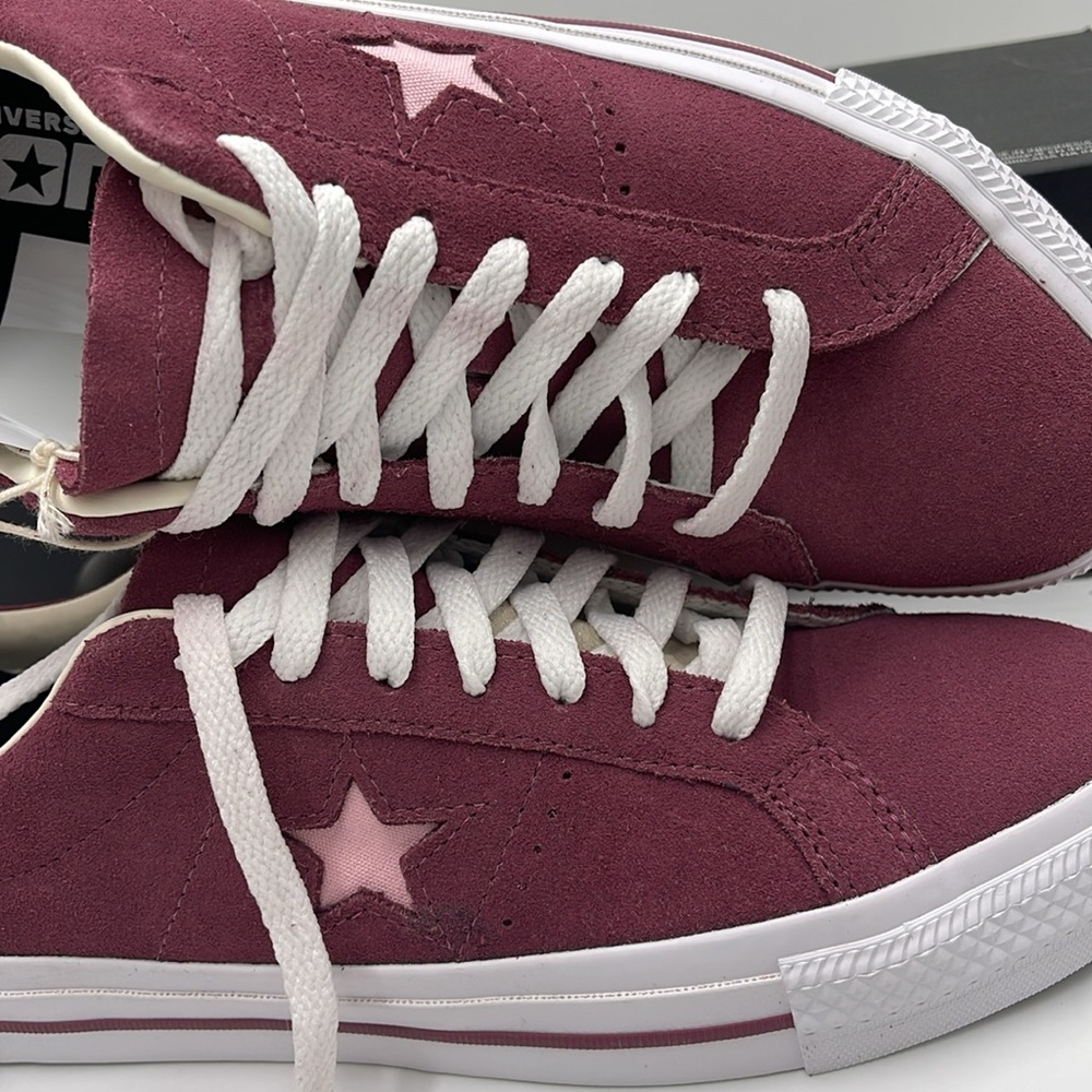 Converse Men’s Burgundy Sneakers with Star Detail
A11099C
ONE STAR PRO OX GREY/ - Picture 13 of 16